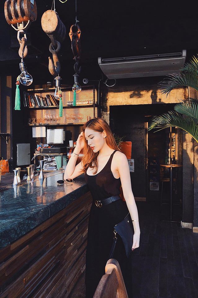 Hè chưa về mà các sao Việt đã lên đồ street style tưng bừng với sắc màu rực rỡ