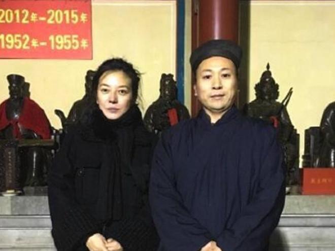 Bất ngờ giảm cân không kiểm soát, Triệu Vy xuất hiện gầy gò và già nua thấy rõ