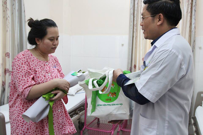 Những bé gái thiên thần chào đời ngày Quốc tế phụ nữ