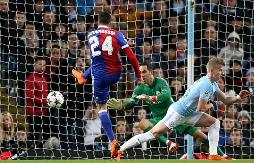 Man City vào tứ kết dù thua ngay trên sân nhà