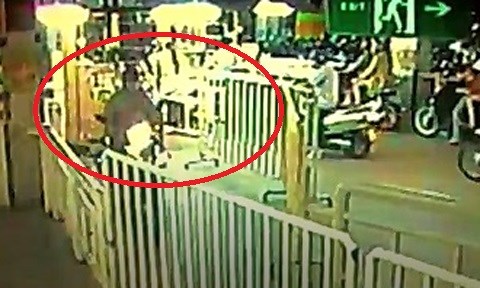 Clip: Táo tợn cướp xe máy tại siêu thị Big C Đồng Nai