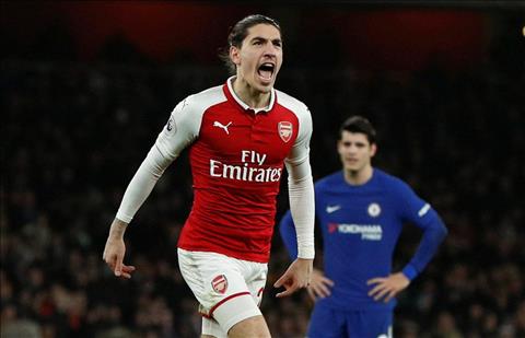 Real muốn đổi Benzema lấy Bellerin