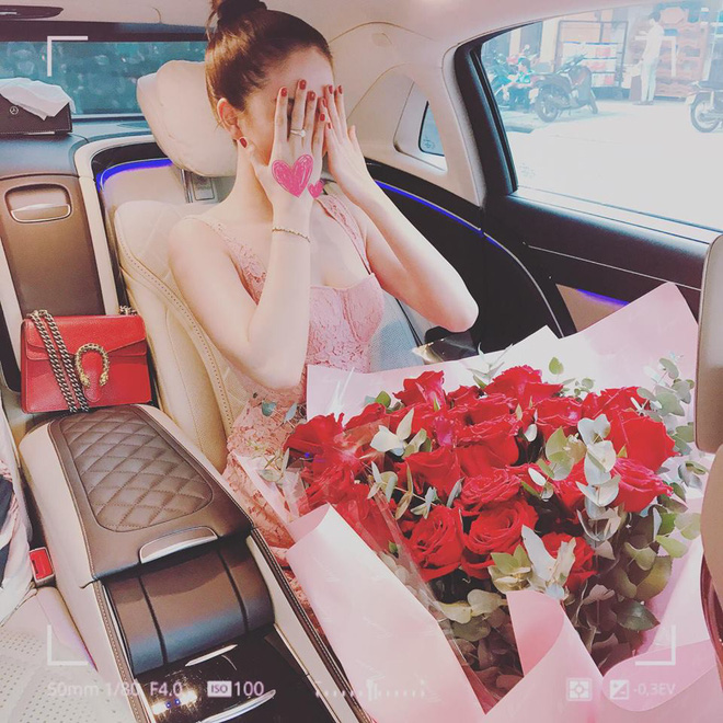 Hậu 8/3, người đẹp Việt khoe quà khủng với loạt đồ hiệu xa xỉ