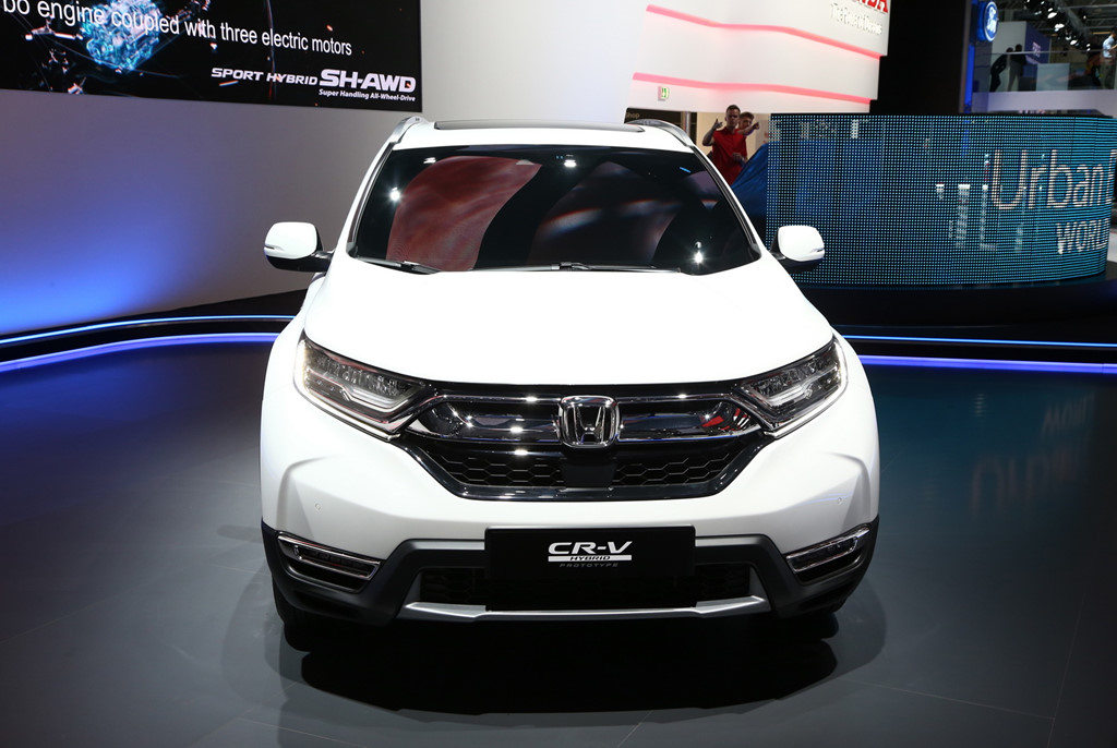 Ảnh thực tế Honda CR-V bản hybrid tại châu Âu