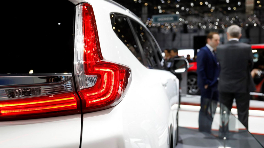 Ảnh thực tế Honda CR-V bản hybrid tại châu Âu
