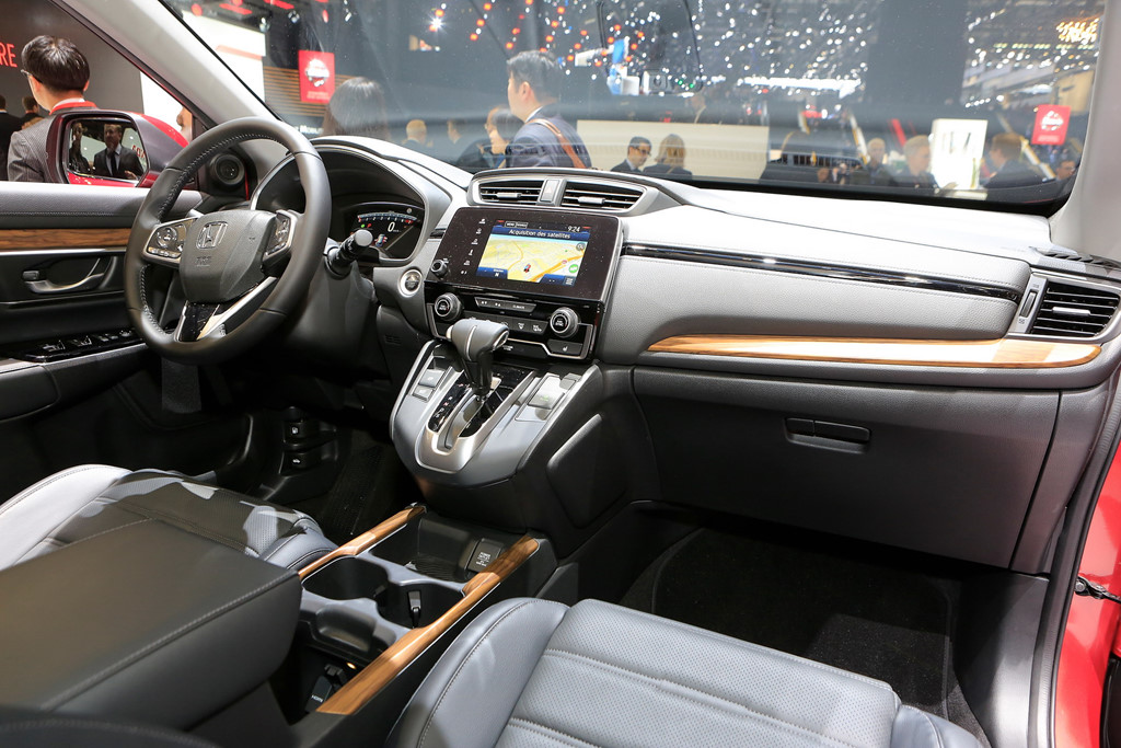 Ảnh thực tế Honda CR-V bản hybrid tại châu Âu