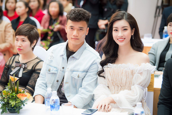 Bùi Tiến Dũng xuất hiện cực ngầu cạnh Hoa hậu, nhưng đây mới là câu trả lời của Mỹ Linh về mối quan hệ này