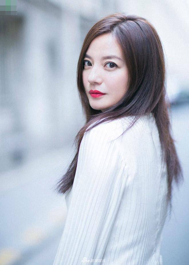 Bị chỉ trích vì gian lận kinh doanh, Triệu Vy vẫn lọt Top Nữ tỷ phú tay trắng lập nghiệp