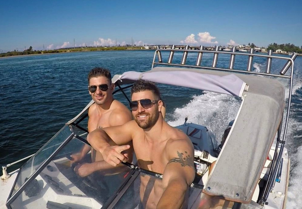 Cuộc sống xa hoa của các triệu phú tiền ảo