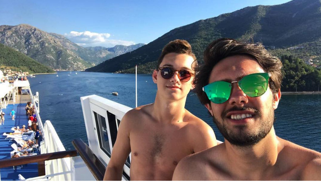 Cuộc sống xa hoa của các triệu phú tiền ảo