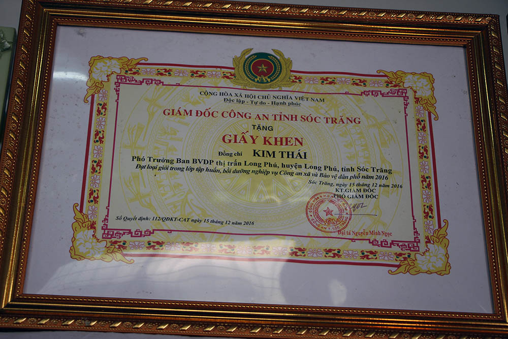 Chuyện người bán vé số có điểm thi công chức cao ngất ở miền Tây