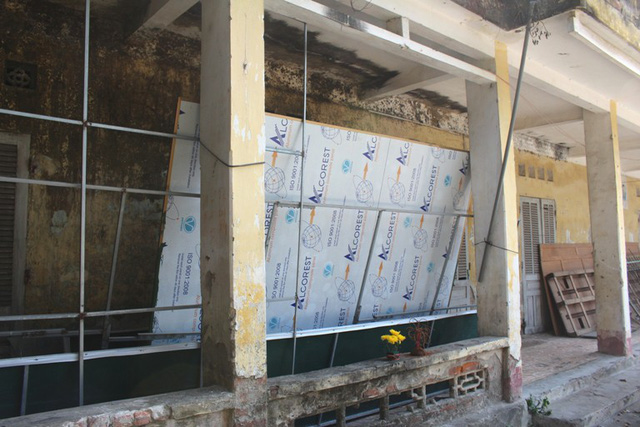 Hải Dương: Vợ khóc ngất khi phát hiện chồng thắt cổ tự tử bí ẩn