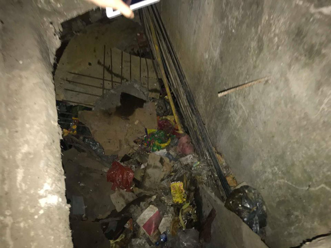 Hà Nội: Lao xe xuống hố tử thần, một thanh niên suýt mất mạng