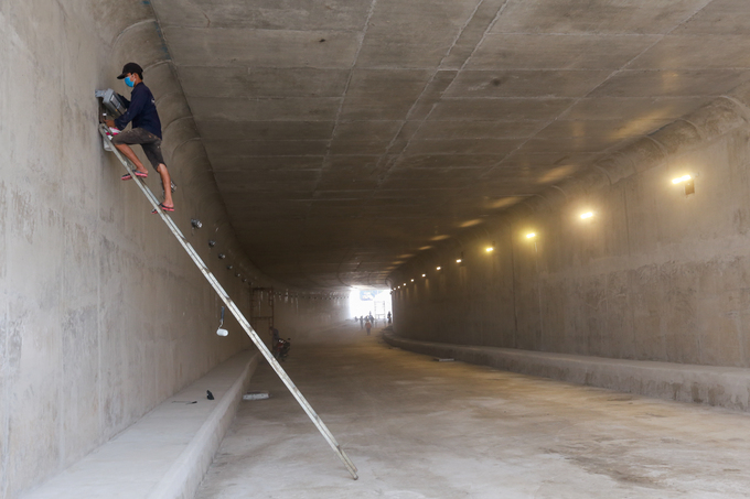 Hầm chui cửa ngõ Tây Bắc TP HCM trước ngày thông xe