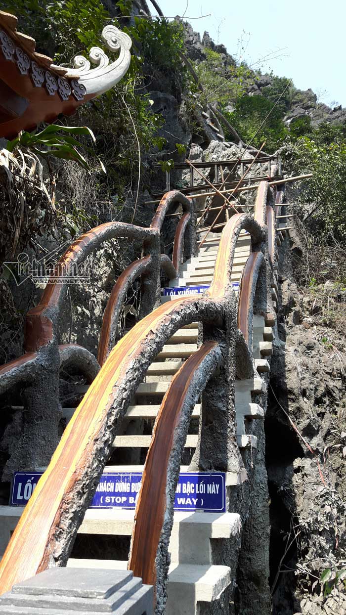 Bến thuyền Tràng An cổ vẫn hoạt động, Bộ Văn hoá yêu cầu xử lý