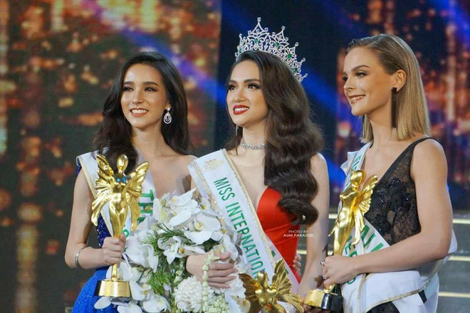 Hương Giang idol: Hành trình đầy máu và nước mắt của chàng trai mê hát trở thành Hoa hậu Chuyển giới quốc tế 2018 Hương Giang idol: Hành trình đầy máu và nước mắt của chàng trai mê hát trở thành Hoa hậu Chuyển giới quốc tế 2018