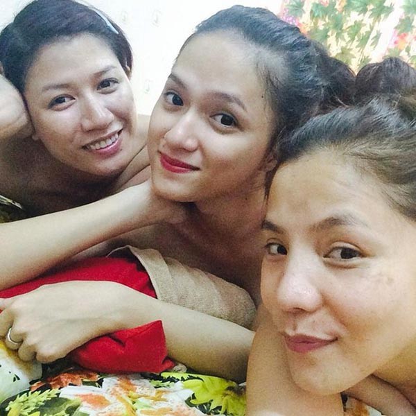 Thường xuyên xích mích, đây là cách Trang Trần phản ứng khi Hương Giang Idol đăng quang HH