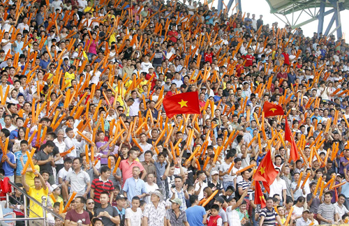 Đội bóng V-League bán vé với giá 10.000 đồng