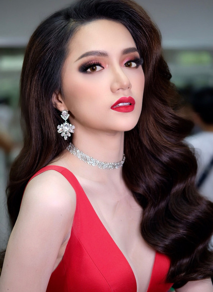 Hương Giang: Thi hoa hậu là bước đi liều lĩnh nhất đời tôi