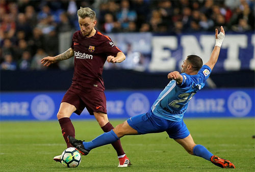 Vắng Messi, Barca giành ba điểm nhờ công Suarez và Coutinho