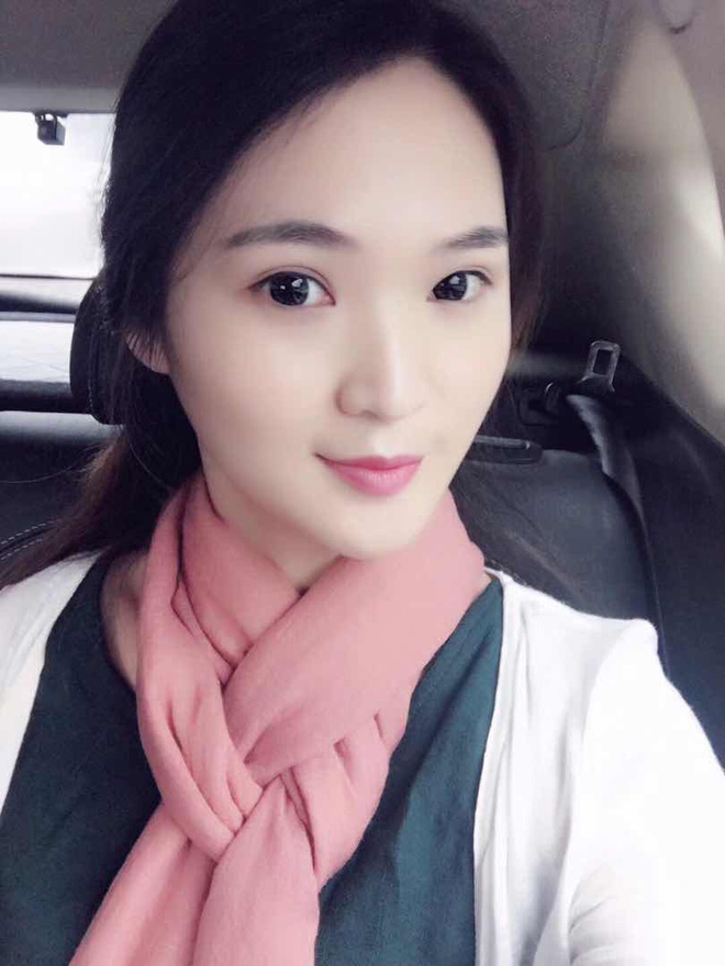 Bắt quả tang tin nhắn chồng với nhân tình, cô vợ trẻ ủ mưu in hết ra rồi ép plastic gửi nhà nội