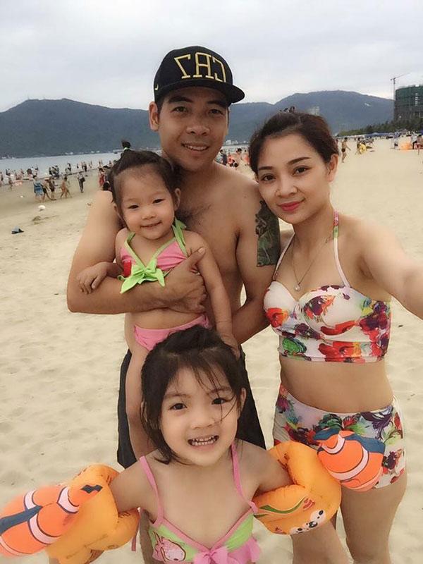 Chỉ qua một bài văn miêu tả, ông bố Hà thành bị con gái “bóc” tội làm mẹ mệt mỏi