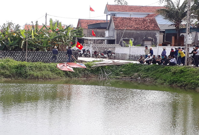 Nữ sinh lớp 11 tự tử sau clip hôn bạn trai trong lớp bị phát tán