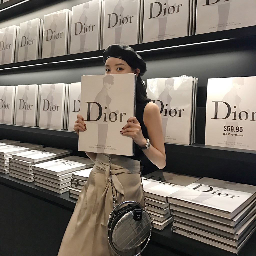 Cuộc sống giàu sang của bà mẹ một con xinh như hot girl