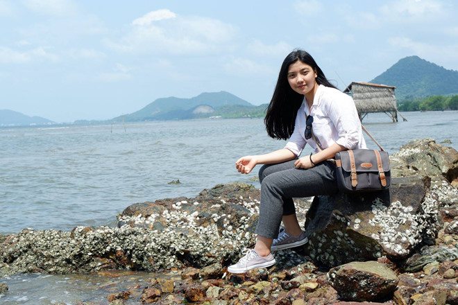 9X nổi bật trên hàng ghế cổ động viên Olympia vì xinh đẹp