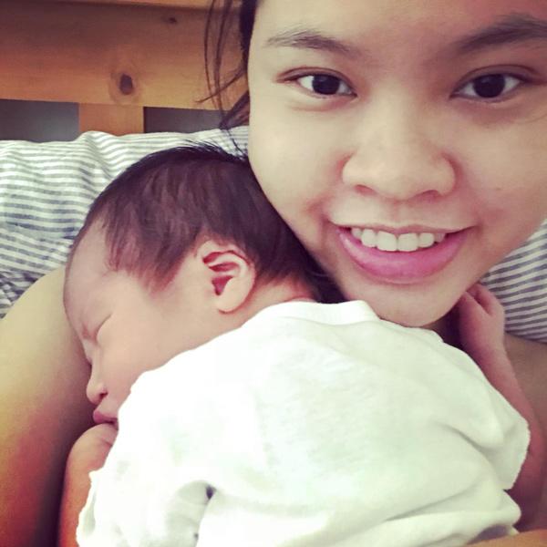 Mẹ 8x kể chuyện đi đẻ: Hai vợ chồng mải chụp ảnh, không biết con ra lúc nào