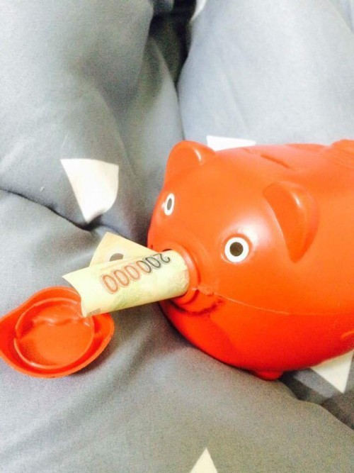 Kỷ niệm ‘tuổi thơ dữ dội’: Một tay ra sức vỗ béo heo đất, tay còn lại dùng nhíp rút ruột