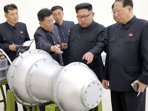 Báo Hàn tiết lộ Kim Jong-un muốn ký hiệp ước hòa bình với Trump