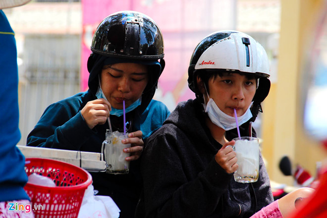 Nam Bộ dần giảm nhiệt, miền Bắc lại nồm ẩm, mưa dông chiều tối