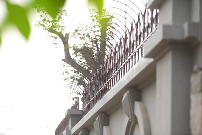 Đang phá dỡ phần sai phép biệt thự của cựu Cục trưởng Nguyễn Thanh Hóa Đang phá dỡ phần sai phép biệt thự của cựu Cục trưởng Nguyễn Thanh Hóa