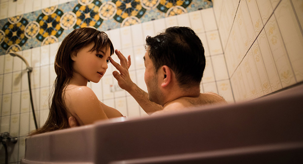 Sex với búp bê tình dục có thể khiến người thật ngồi tù 5 năm Sex với búp bê tình dục có thể khiến người thật ngồi tù 5 năm