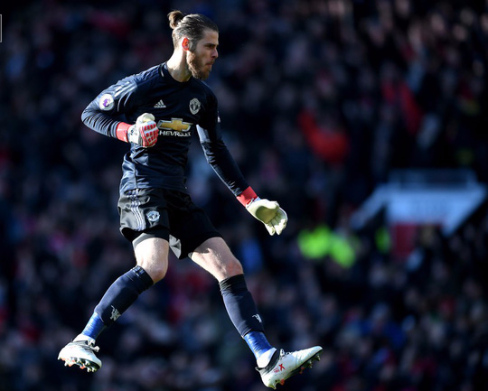 Bán Neymar, PSG bất ngờ đòi chơi tới bến với Man United