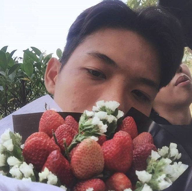 10X ngủ gật thần thái: Do tối hôm trước phụ mẹ bán hàng muộn quá!