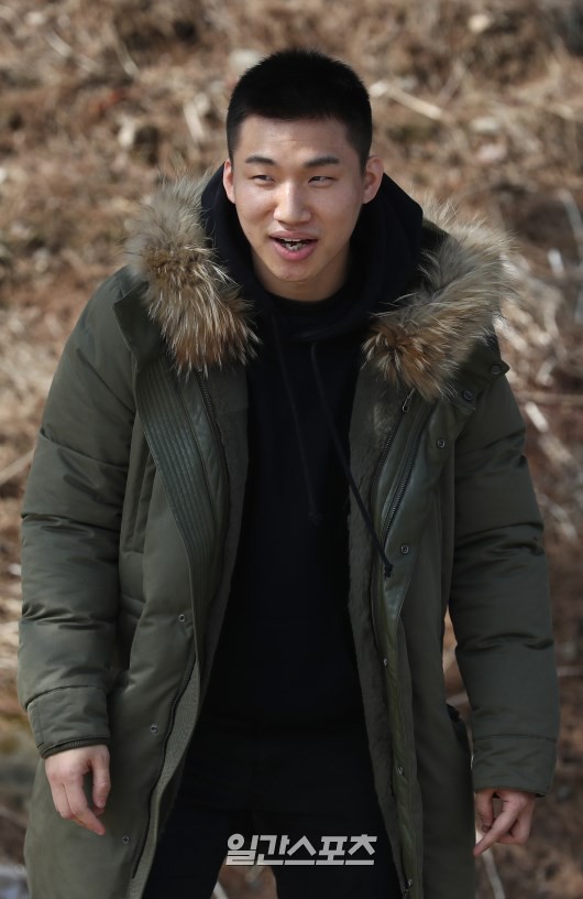 Daesung đã cạo đầu, chính thức nhập ngũ cùng G-Dragon và các thành viên Big Bang vào hôm nay