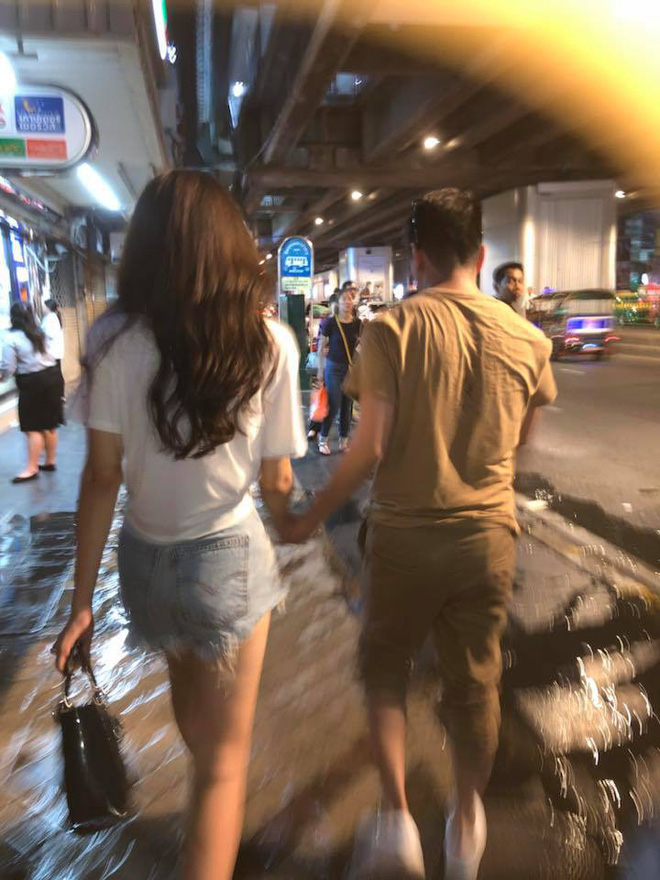 Đàm Vĩnh Hưng sang Thái thăm Hương Giang, chia sẻ cách ứng xử của cô sau khi làm Hoa hậu Đàm Vĩnh Hưng sang Thái thăm Hương Giang, chia sẻ cách ứng xử của cô sau khi làm Hoa hậu
