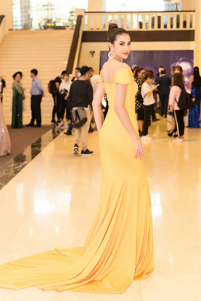 Hoa hậu Phạm Hương diện đầm vàng rực rỡ, khoe trọn vẻ đẹp kiêu sa