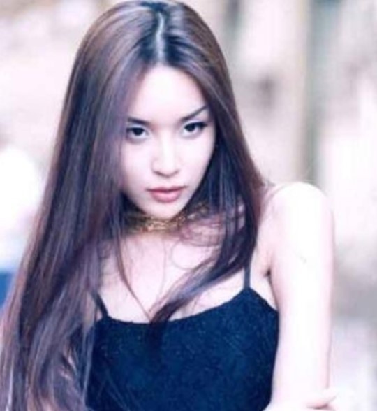 Lên ngôi hoa hậu, Hương Giang có thể thay thế được tượng đài chuyển giới này? Lên ngôi hoa hậu, Hương Giang có thể thay thế được tượng đài chuyển giới này?