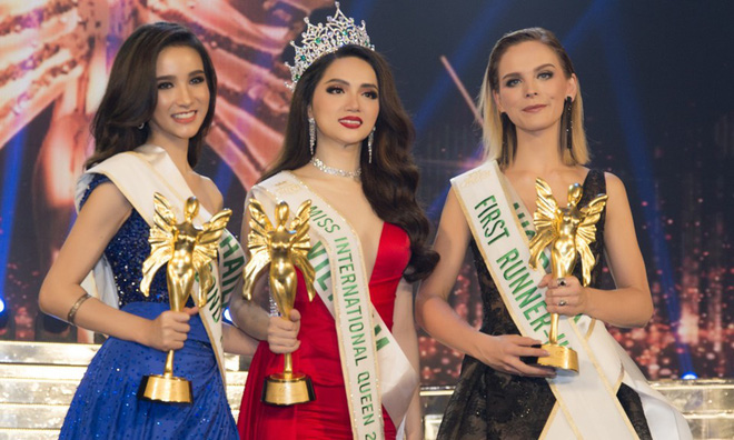 Lên ngôi hoa hậu, Hương Giang có thể thay thế được tượng đài chuyển giới này? Lên ngôi hoa hậu, Hương Giang có thể thay thế được tượng đài chuyển giới này?