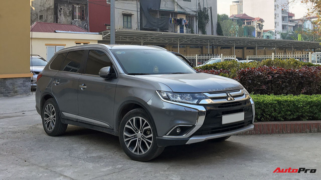 Thị trường xe Việt rơi tự do trước thời điểm bùng nổ