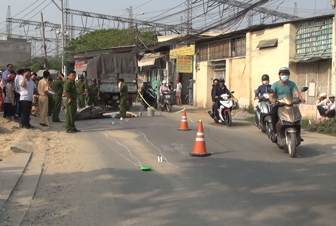 Cô gái 20 tuổi chết thảm dưới bánh xe tải trên đường phố Sài Gòn