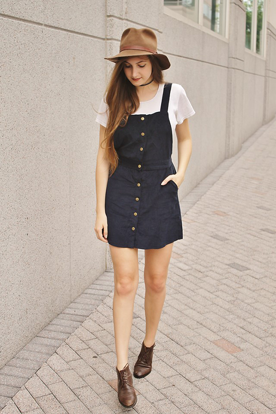 Phối trang phục đẹp cùng kiểu áo thun đơn giản