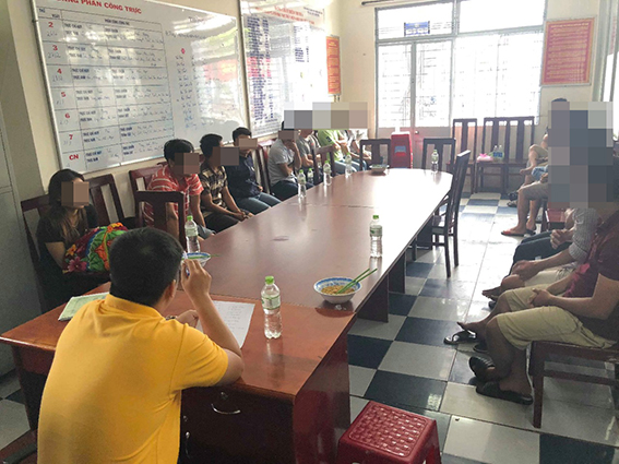 Triệt phá một ổ cá cược có súng