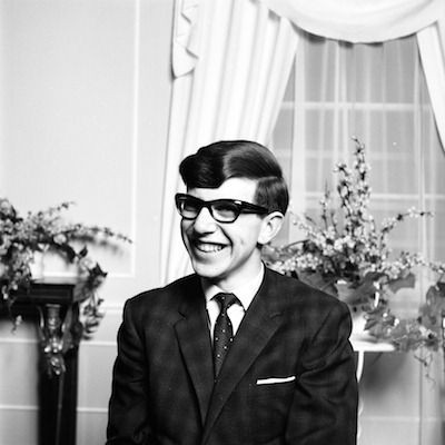 Stephen Hawking với 2 cuộc hôn nhân trái ngược, nhiều kịch tính và điều còn lại sau cùng hơn cả tình yêu