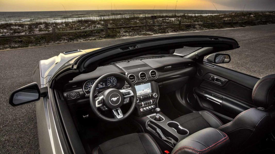 Ford Mustang phiên bản California Special: Chiếc mui trần vạn người mê Ford Mustang phiên bản California Special: Chiếc mui trần vạn người mê