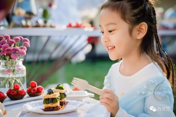 Nóng: Rộ tin Giả Nãi Lượng và Lý Tiểu Lộ đã hoàn tất thủ tục ly hôn Nóng: Rộ tin Giả Nãi Lượng và Lý Tiểu Lộ đã hoàn tất thủ tục ly hôn