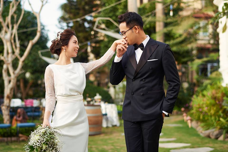 MC Chúng tôi là chiến sĩ khoe loạt ảnh cưới lãng mạn MC Chúng tôi là chiến sĩ khoe loạt ảnh cưới lãng mạn